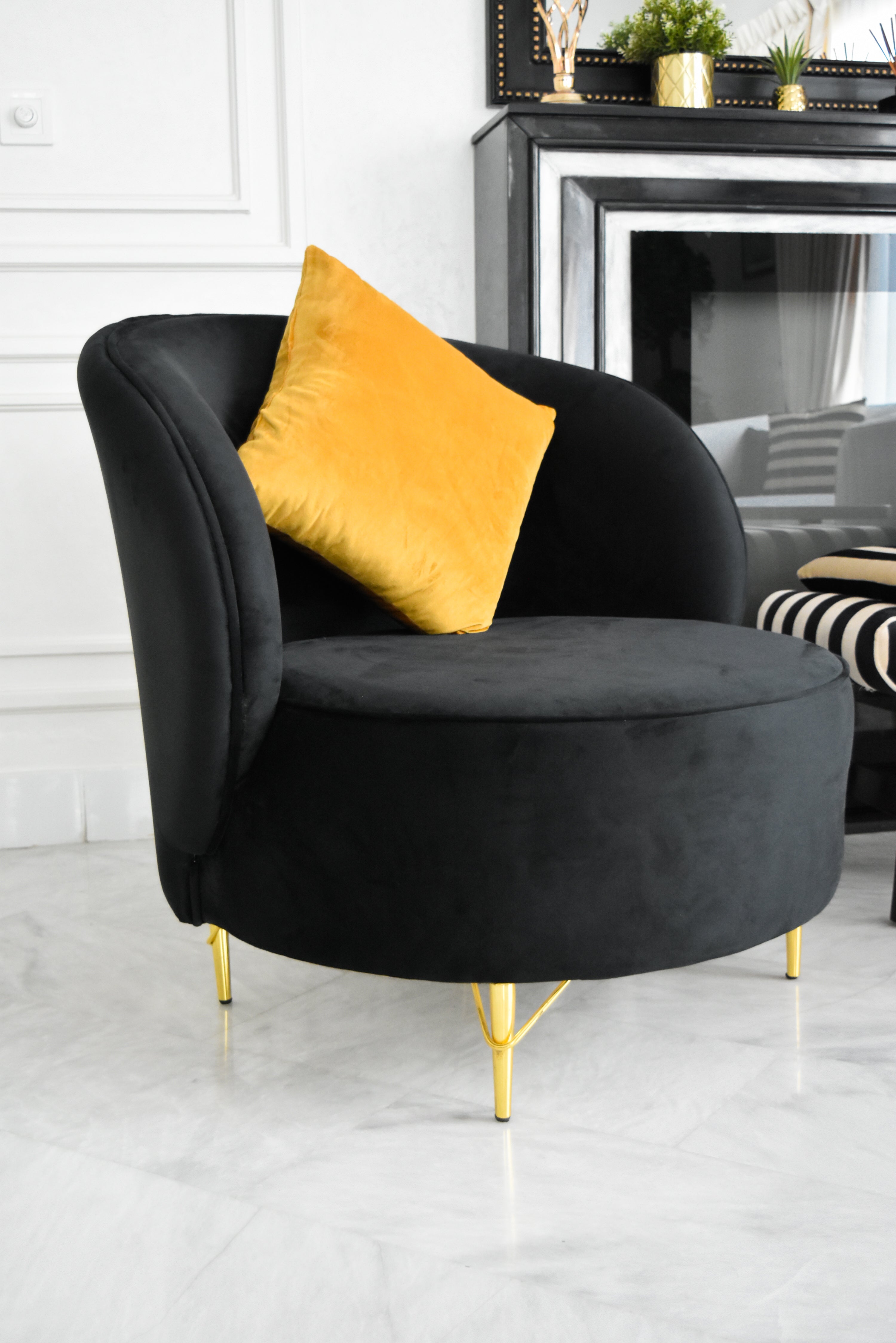 Lounge Velvet Chair